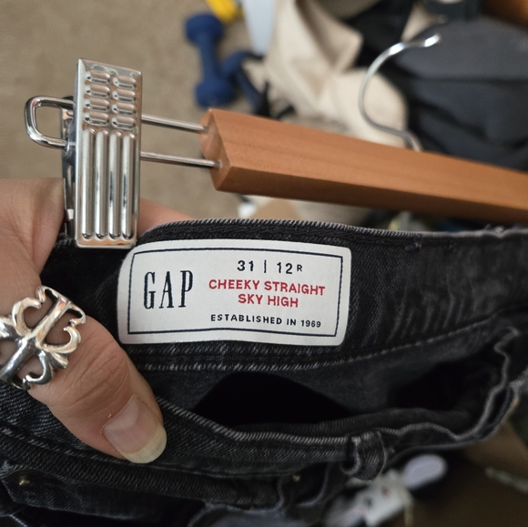 GAP cheeky straight sku high 31/12r distressed - Picture 2 of 10